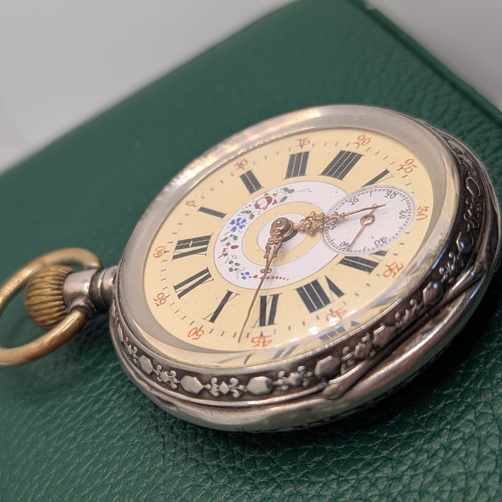 ✨ Antique Victorian Ladies' Pocket Watch ✨ - Picture 2 of 5
